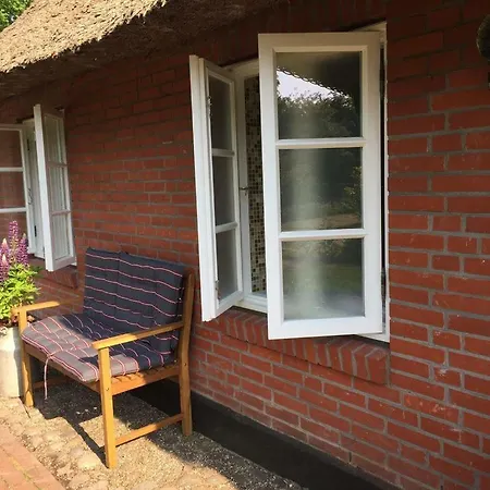 Holiday home Nordsee-traum Unter Reet Almdorf