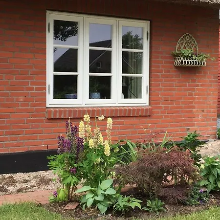 Holiday home Nordsee-traum Unter Reet *